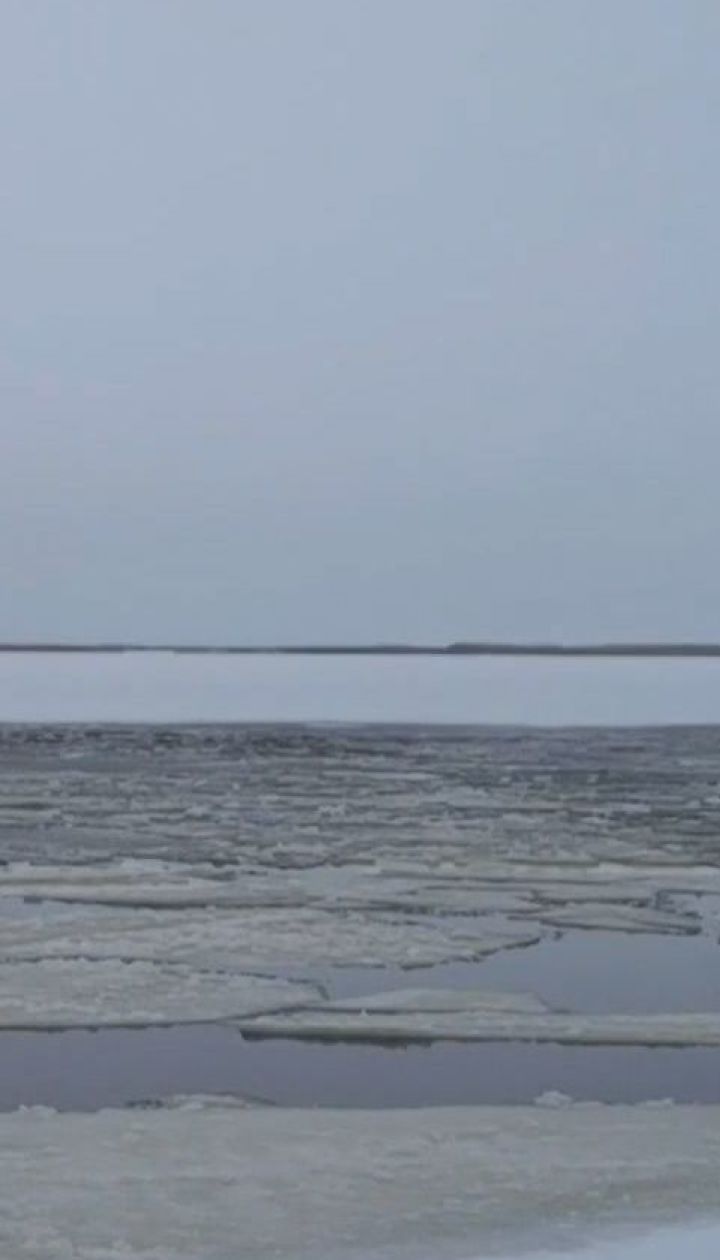 Трагедия на Киевском водохранилище: под лед провалились рыбаки