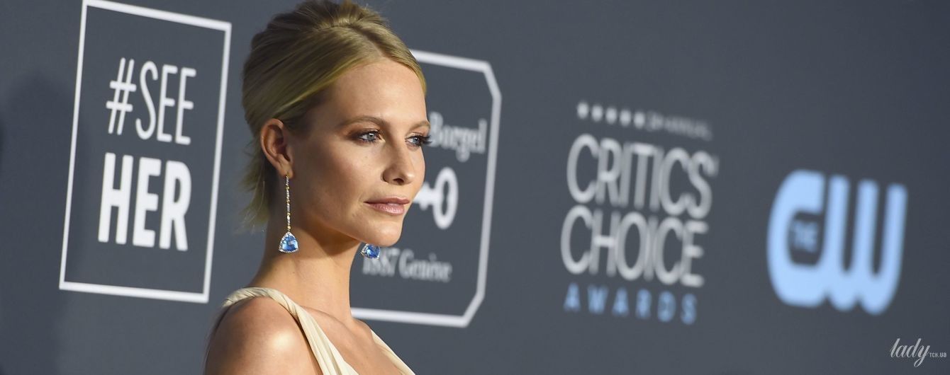 Самое откровенное декольте: Поппи Делевинь на церемонии Critics' Choice Awards-2019