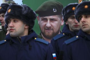 Пытки в "секретной тюрьме" и двое погибших: активисты заявляют о новых преследованиях геев в Чечне