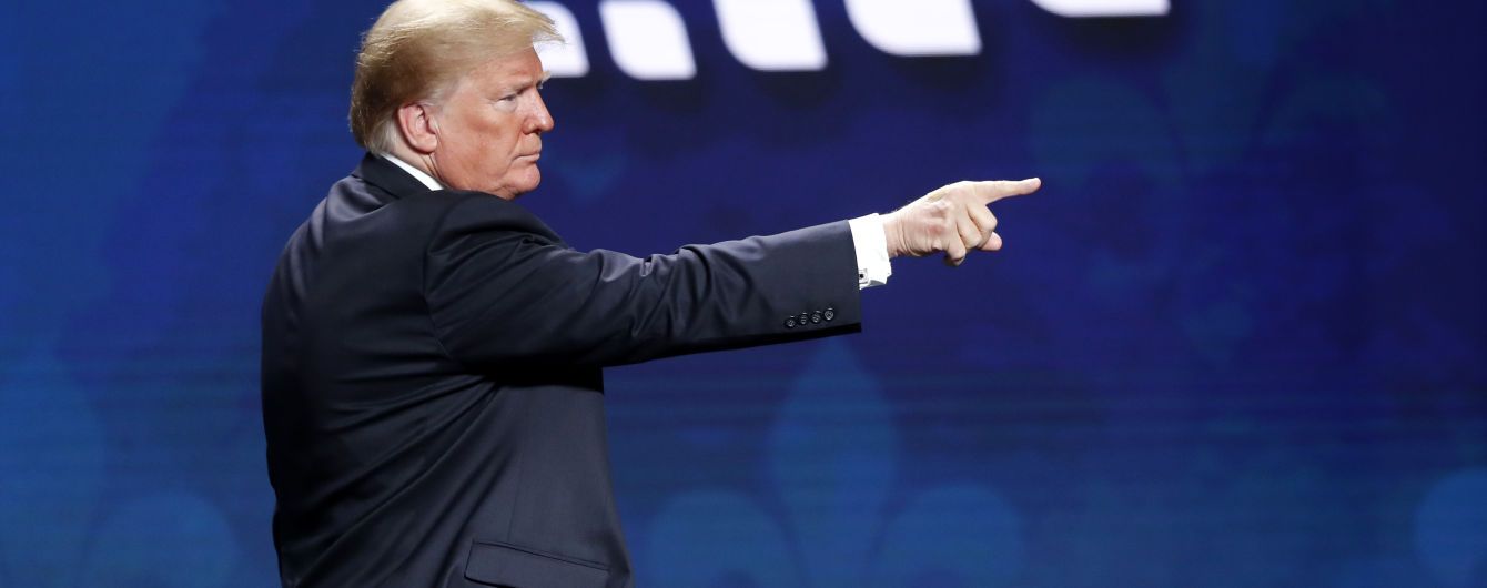 Трамп особисто давав наказ своєму екс-адвокату брехати під час свідчень у Конгресі – BuzzFeed