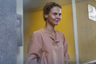 Скандальна Рибка розповіла, що їй чиновники РФ пропонують "великі гроші" за особисту зустріч
