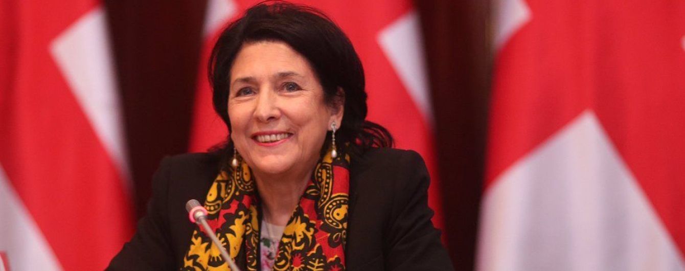 У Тбілісі мітингувальники заблокували кафе, де вечеряла президентка Грузії