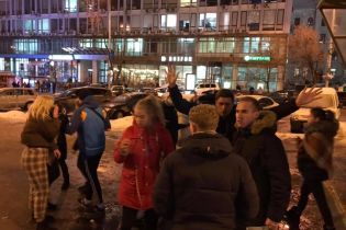 В центре Киева свора подростков зверски избила мужчину