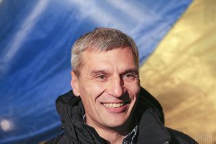 На Прикарпатті "колядники" ходять по домівках виборців і агітують за Кошулинського у президенти