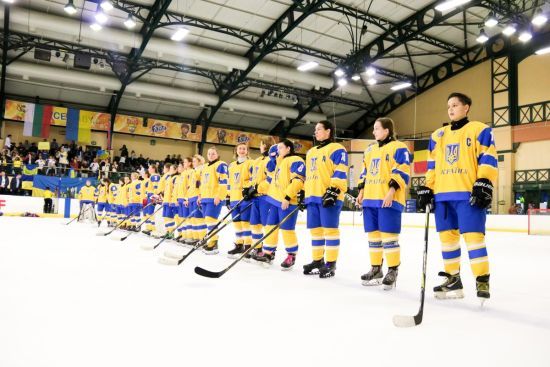 Новостворена жіноча збірна України з хокею феєрично пробилася на Чемпіонат світу