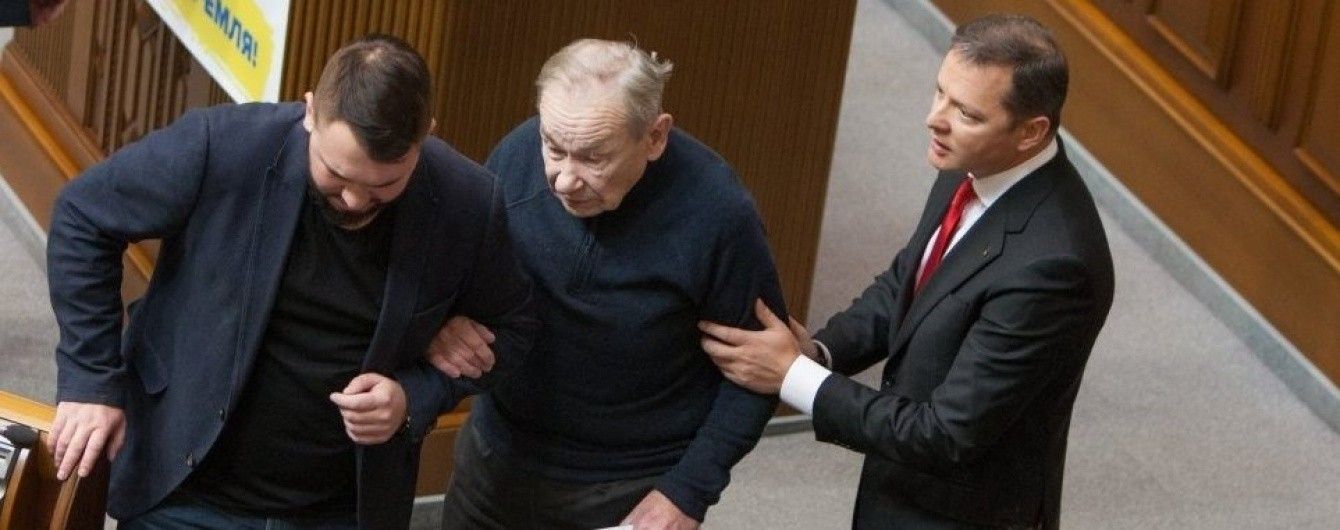 У Раді стало зле одному з найстарших нардепів