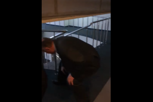 Терористична загроза чи сигналізація: нардеп виклав відео заблокування коридорів комітетів Ради