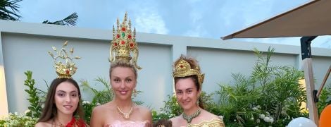 С короной на голове и цитируя Толстого: как Оля Полякова 35-летие праздновала