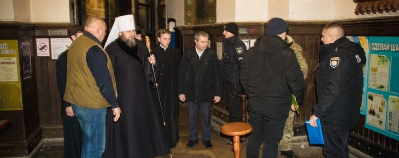 Особливості порушень виборчої компанії, вибух у храмі в Сумах та деталі затримання Насті Рибки. П'ять новин, які ви могли проспати