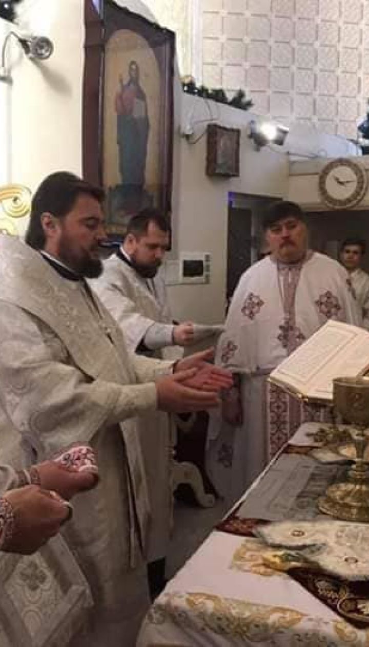 У Запоріжжі до ПЦУ приєдналися колишні парафіяни з єпархії священика, який відмовився відспівувати дитину