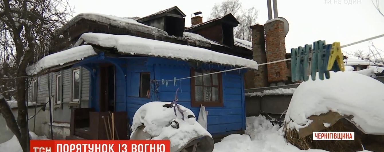 Поліцейські врятували чотирьох дітей із пожежі на Чернігівщині