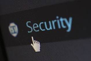 У Празі звинуватили ГРУ РФ у хакерській атаці на МЗС Чехії