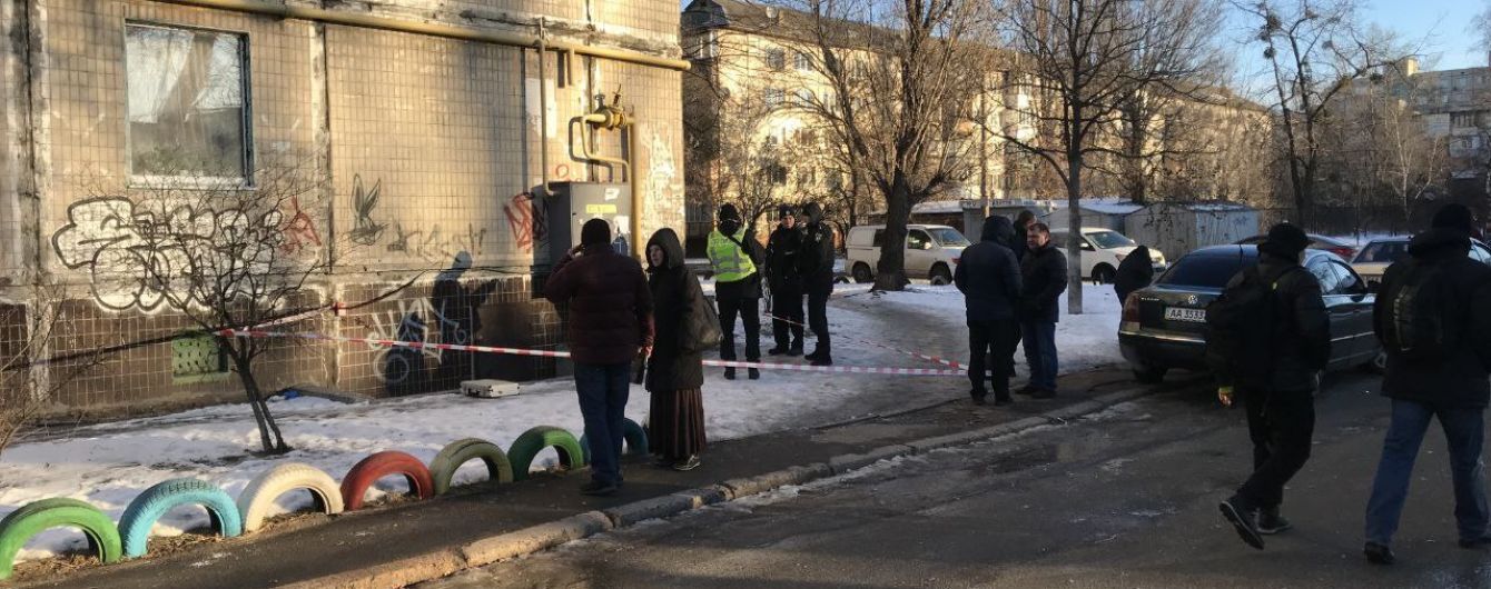 В Киеве возле одной из многоэтажек нашли труп