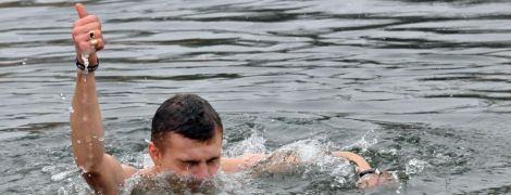 "Шок і очищення": українцям з року в рік усе більше подобається купатися на Водохреще