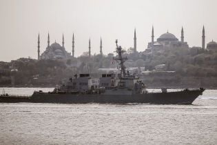 В Росії відреагували на входження до Чорного моря американського есмінця