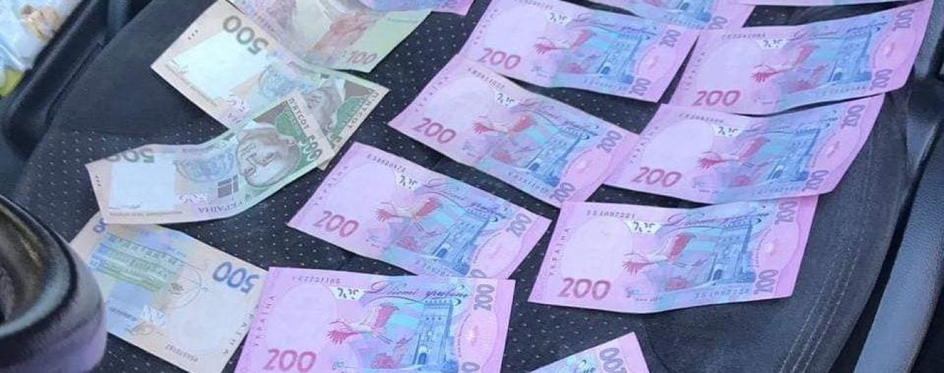 В Виннице на взятке поймали офицера полиции
