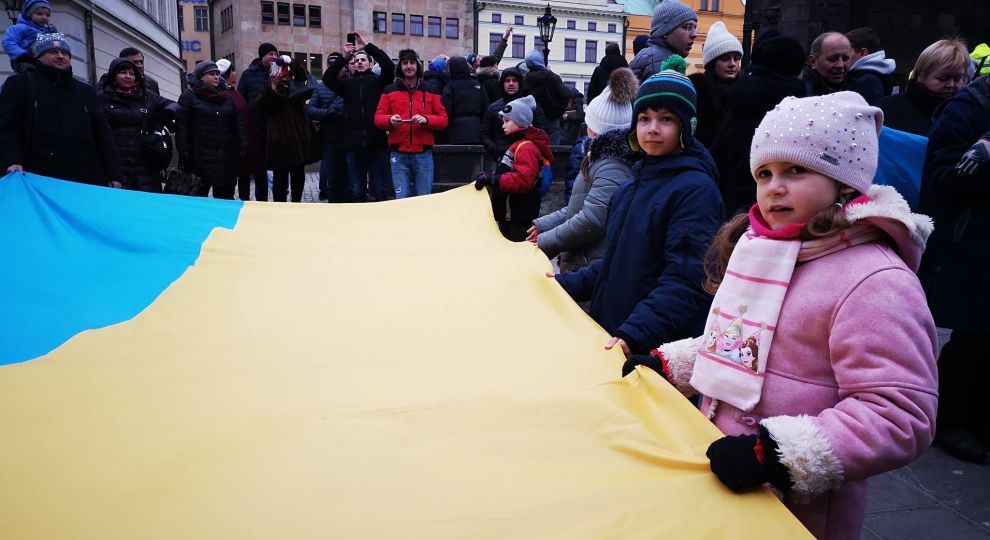 У Празі українці утворили великий "живий ланцюг єдності" до Дня соборності України
