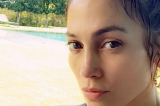 Без макіяжу і фільтрів: Джей Ло показала, який вигляд має в реальному житті