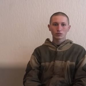 На Донбассе украинский военный попал в плен к боевикам