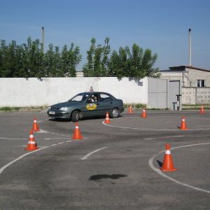 Более короткий срок действия и различия механики и автомата: украинцам готовят новые удостоверения водителя
