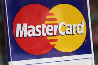 Еврокомиссия оштрафует Mastercard на 570 млн евро