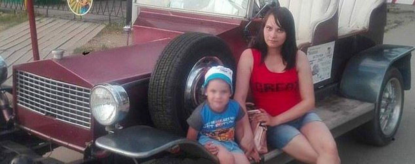 У Росії чоловік забив жінку ножем до смерті на очах у її 4-річного сина
