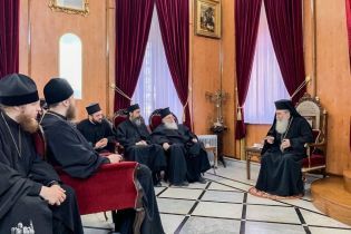 Патріарх Єрусалимський зустрівся з представниками УПЦ МП наступного дня після скасованої зустрічі з Порошенком