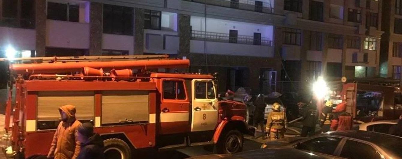 На столичному Печерську горіла багатоповерхівка: було задимлено 11 поверхів