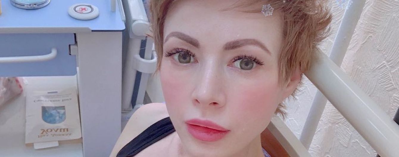 Травмированная телеведущая показала, как любимый-вице-премьер Розенко заботливо возит ее на работу