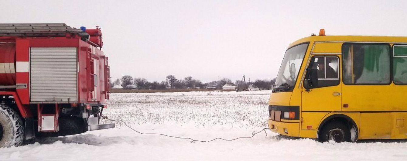 Через снігопад на Вінниччині скасовують міжміські рейси