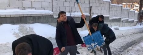 Чистка дороги від Зеленського і кіт-ніндзя, що "ходить" по стінах. Тренди Мережі
