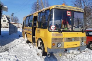 На Київщині діти потруїлися після поїздки у шкільному автобусі
