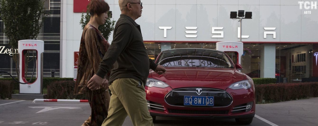 Tesla продаст часть акций за два миллиарда долларов