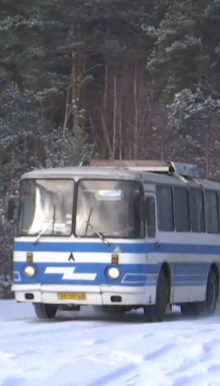 Студентка насмерть замерзла в лесу, потому что в 15-градусный мороз ее высадили из автобуса