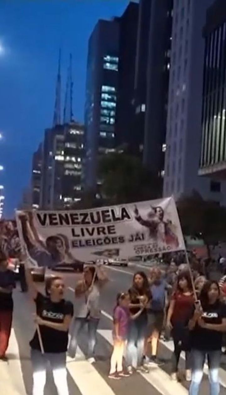   Venezuelans from around the world protest against the illegitimate president 