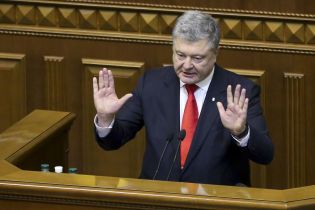 Порошенко розповів, яку зарплату отримує президент України