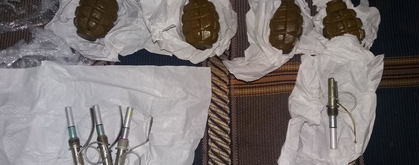 В Харькове задержали боевика "ДНР" с гранатами