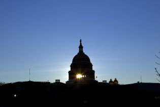 Сенат США схвалив резолюцію про скасування надзвичайного стану