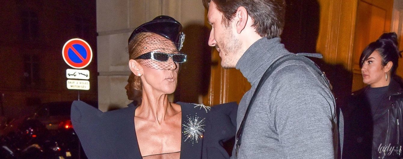 Это смело: 50-летняя Селин Дион надела откровенный комбинезон и показала грудь папарацци
