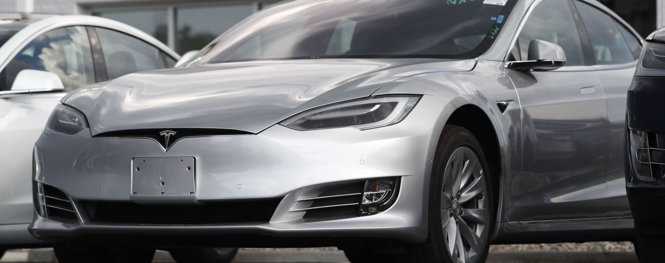 "Попереду важкий шлях". У Tesla оголосили про скорочення штату