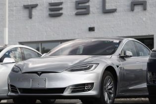 "Впереди трудный путь". В Tesla объявили о сокращении штата