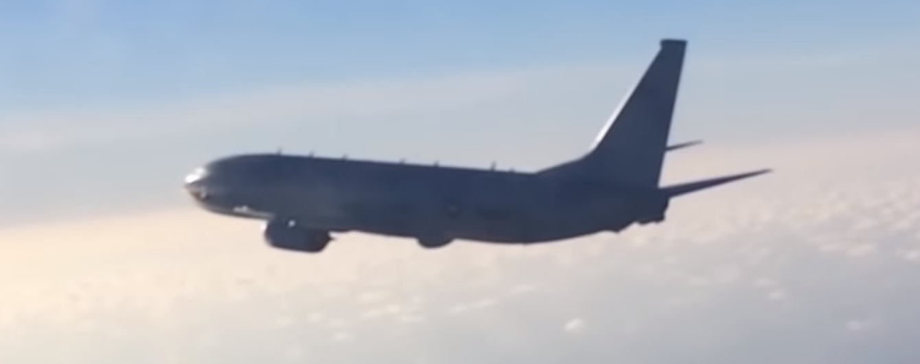 Минобороны РФ выложило видео перехвата американского самолета над Балтикой