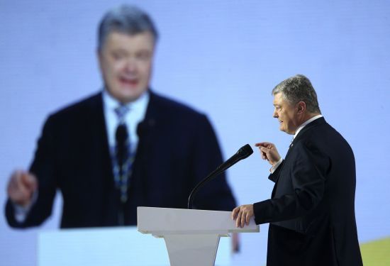 Порошенко обійшов Тимошенко у рейтингу, але значно програє Зеленському - опитування Социс і КМІС