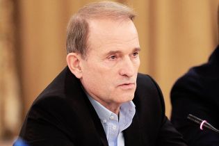 Охоронці Медведчука побачили у журналістах Bihus.info "небезпечних злочинців" і кілька годин тримали у лісі