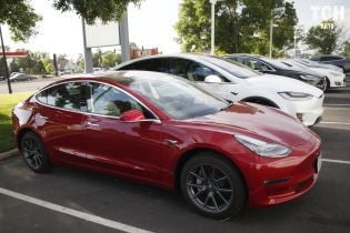 Tesla скоротить запас ходу і набір функцій проданих Model 3