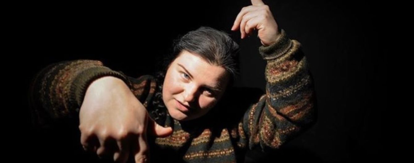 Реперка Alyona Alyona заявила, що її обманом заманили на передвиборний захід Порошенка