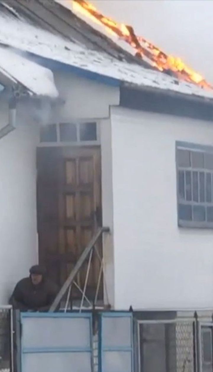 На Житомирщині пенсіонер підпалив хату і застрелився на очах у людей