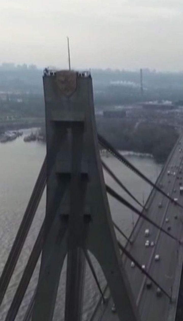 У Києві обмежать рух одразу на двох київських переправах через Дніпро