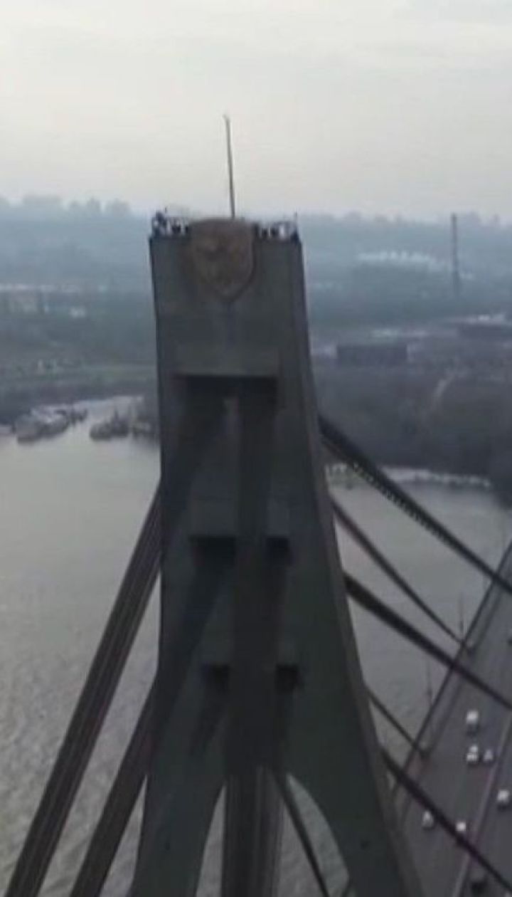 В Киеве ограничат движение сразу на двух киевских переправах через Днепр