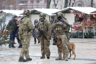У поліції прокоментували побиття чоловіка підлітками у центрі Києва